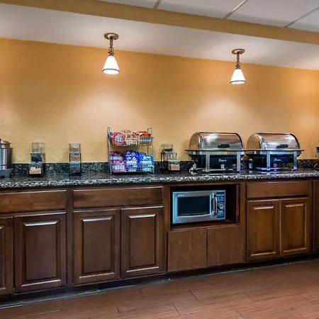 Best Western Plus Parkway Hotel