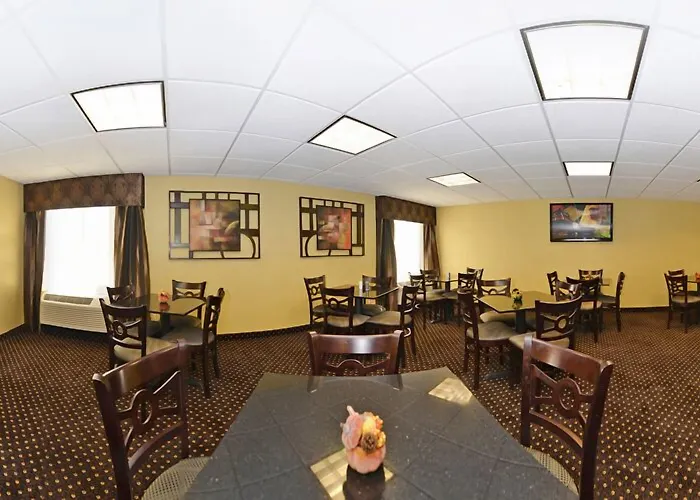 Western Parkway Hotel 3*