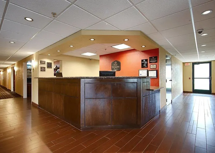 Western Parkway Hotel 3*